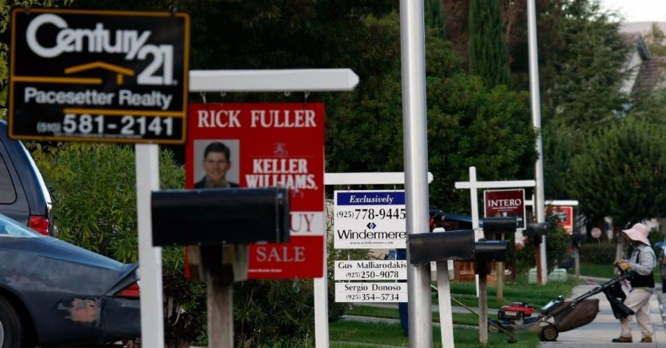 smart-ways-survive-real-estate-market-crash